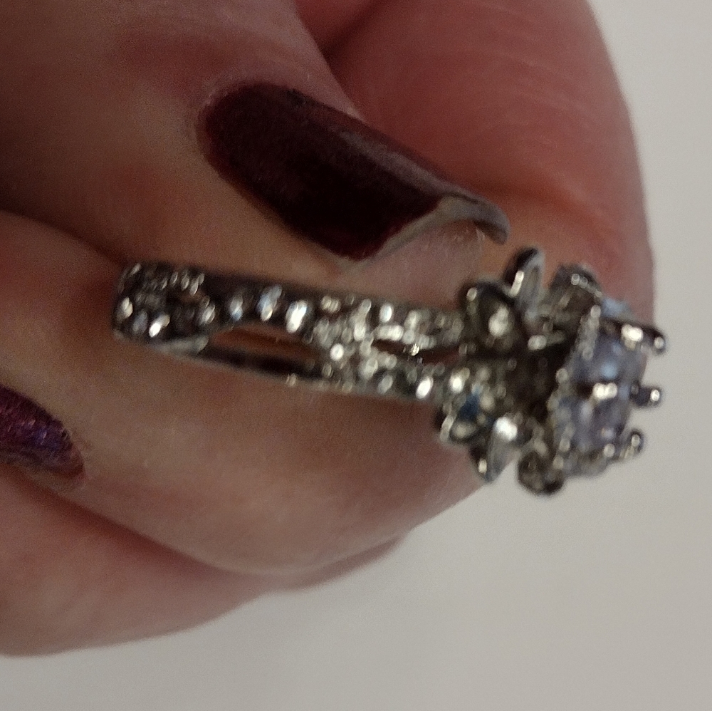 Ring - Picture 3 of 3